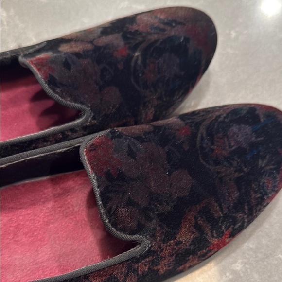 Munro Flats with Suede Texture and Pink Interior - Picture 5 of 6